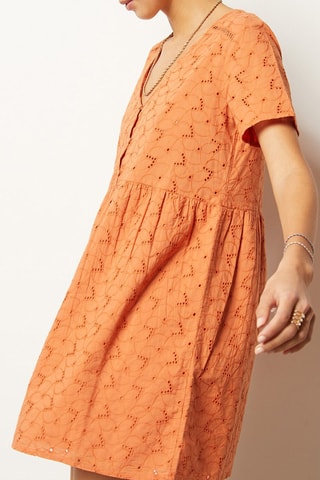 Robe trapèze en broderie anglaise Marron
