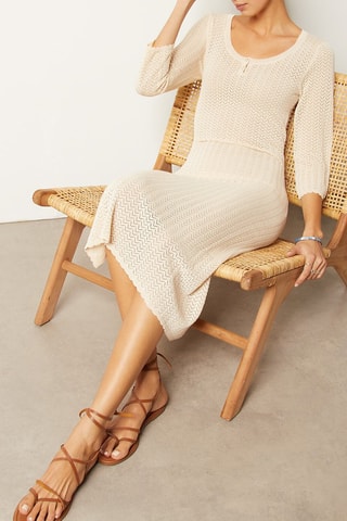 Robe fourreau Beige