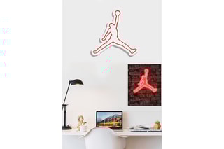 Néon de parede Basketball 
Vermelho e branco