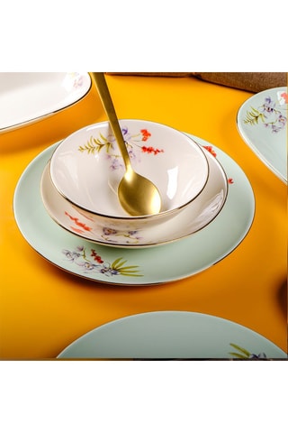 Service en porcelaine - 29 pièces