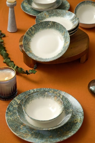 Service en porcelaine - 18 pièces