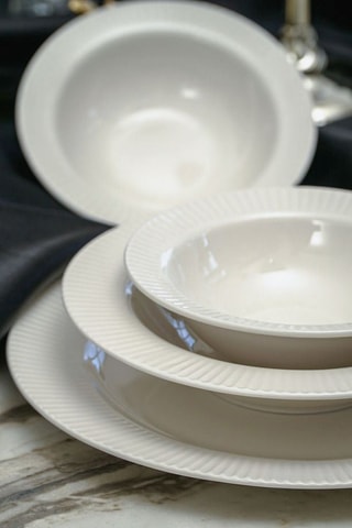 Service en porcelaine - 24 pièces