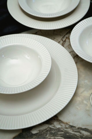Service en porcelaine - 24 pièces