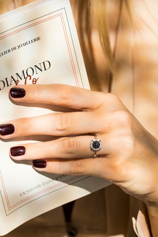 Bague Banjar Or blanc, diamants et saphirs