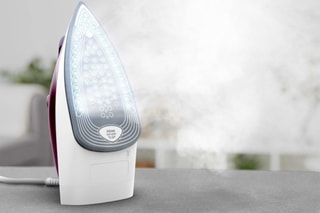 Fer à repasser vapeur - Semelle en céramique - 2400 W 
