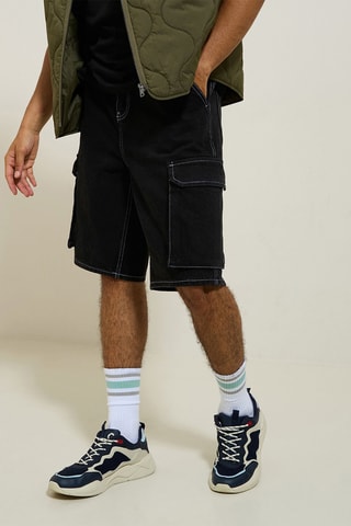 Bermudas cargo - Preto