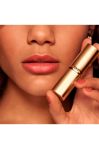 Batom Color Riche N°230 Coral Showroom - 4,3 g