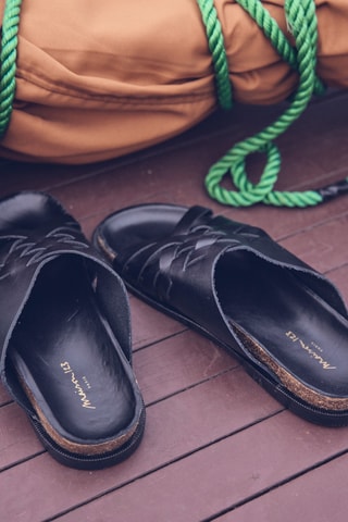 Mules em couro Vadim - Preto