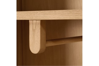 Armário em madeira de sungkai com 2 portas - 80 x 183 x 43 cm