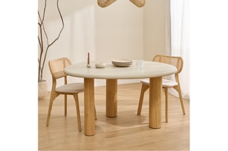 Mesa de jantar - 135 x 76 x 125 cm
