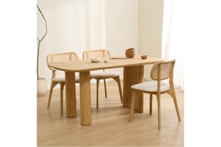 Mesa de jantar em madeira de sungkai - 140 x 76 x 80 cm