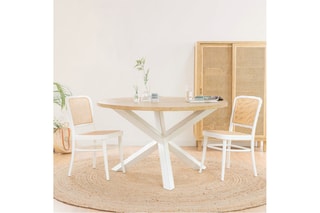 Mesa de jantar em madeira de sungkai - 135 x 77 x 135 cm