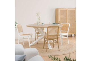 Mesa de jantar em madeira de sungkai - 135 x 77 x 135 cm