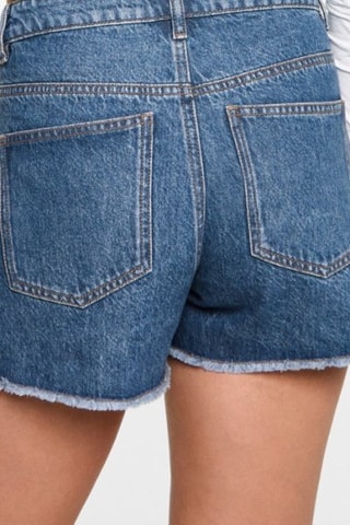 Short en jean revers effilochés - Bleu