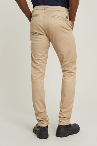 Calças chino skinny em algodão biológico 3.0 - Bege