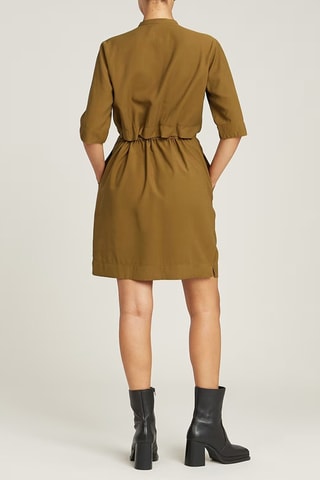 Vestido direito regular Fluid - Mostarda