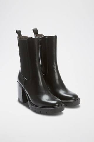 Botins Chelsea em couro 
Preto