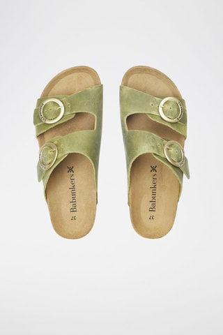 Mules em couro 
Verde
