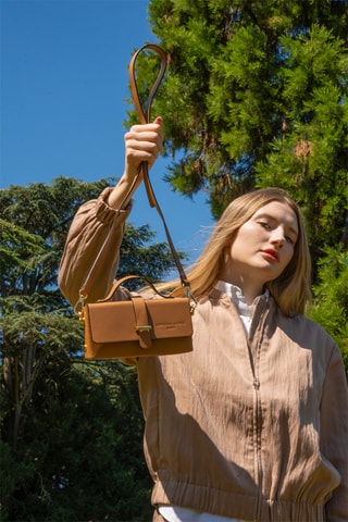 Sac bandoulière en cuir Claude - Camel