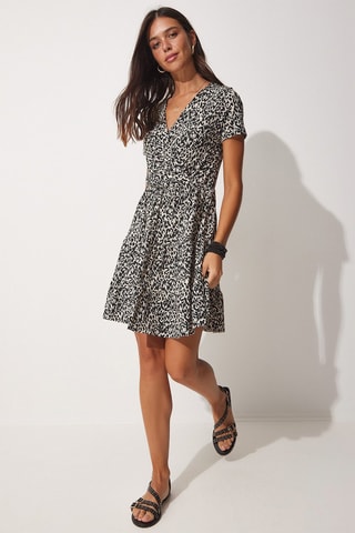 Vestido estilo patinadora Preto e branco