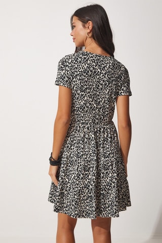 Vestido estilo patinadora Preto e branco