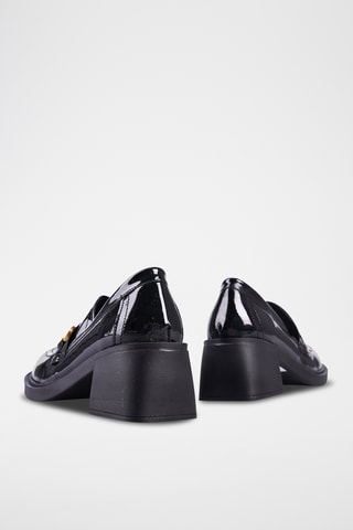 Mocassins com salto de verniz - Preto