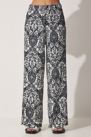 Crop top e calças de cintura alta - Preto e branco