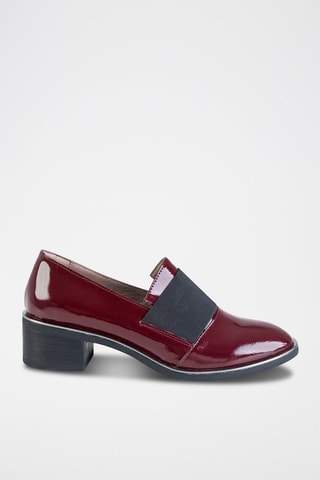 Mocassins em couro 
Bordô e preto
