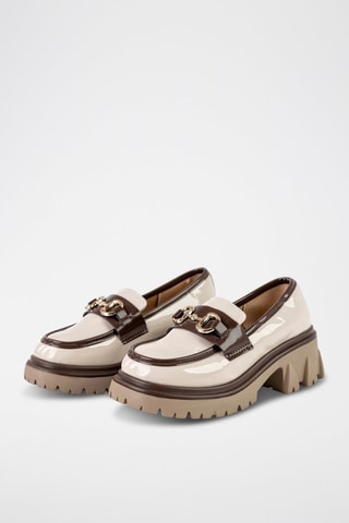 Mocassins  
Castanho e bege