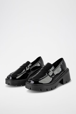Mocassins envernizados  
Preto