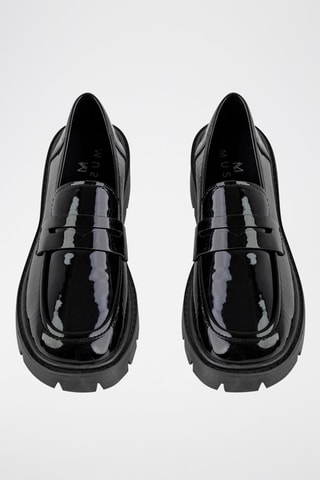 Mocassins envernizados  
Preto
