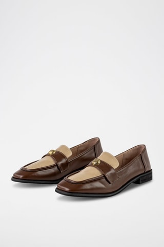 Mocassins  
Castanho e bege
