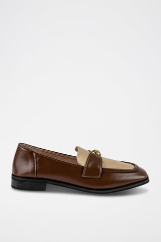 Mocassins  
Castanho e bege