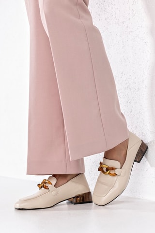 Mocassins  
Bege