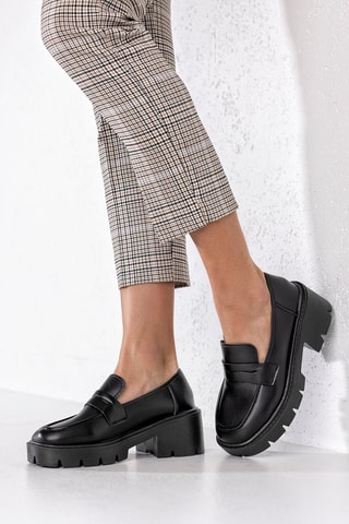 Mocassins  
Preto