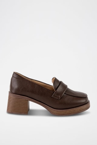 Mocassins de salto 
Castanho