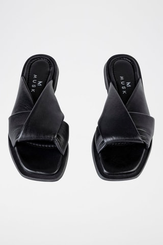 Mules em couro Preto