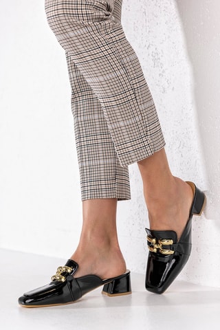 Mules envernizados  
Preto
