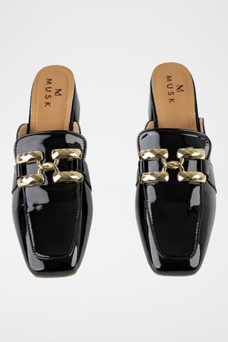 Mules envernizados  
Preto