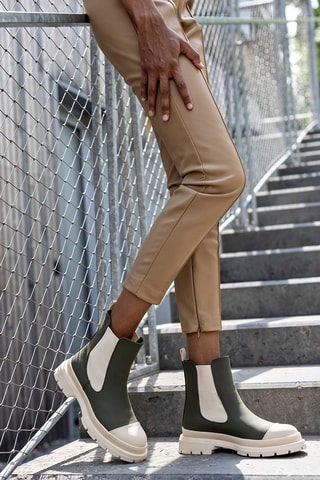 Botins Chelsea Caqui e bege