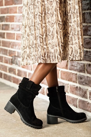 Botins em nobuck Preto