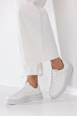 Sapatilhas com plataforma  
Branco