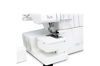 Surjeteuse Overlock 8708 +