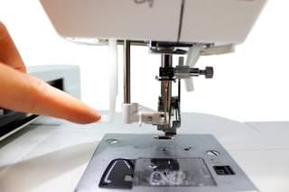 Machine à broder CREA