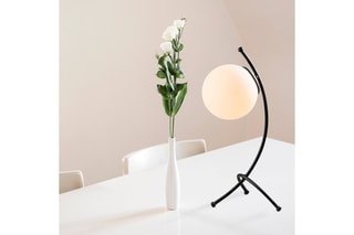 Candeeiro de mesa Yay Preto e branco