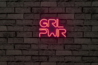 Décoration murale LED Girl Power - Rose