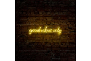 Néon mural fluorescent Good Vibes Only - Jaune
