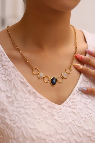 Colar Banhado a ouro amarelo fino, labradoritas e pedras de lua