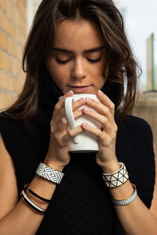 Pulseira rígida Iasios  Dourado e branco 