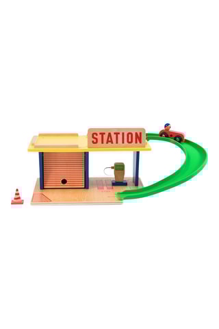 Station service en bois massif Dans la ville - Dès 3 ans